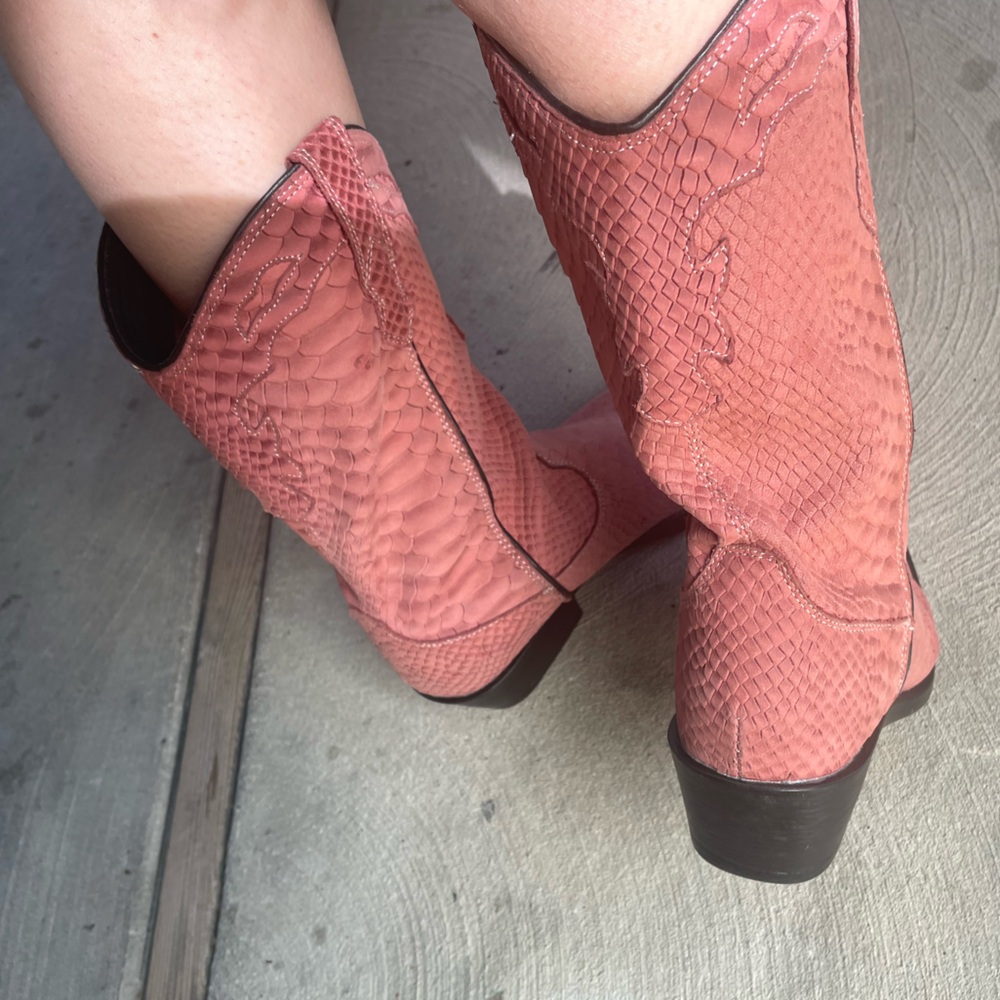 ROC Indio cowboy boots in rose cobra